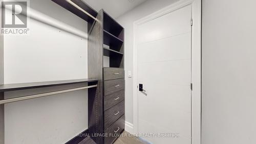 642 Sweetwater Crescent, Newmarket, ON - Indoor Photo Showing Other Room