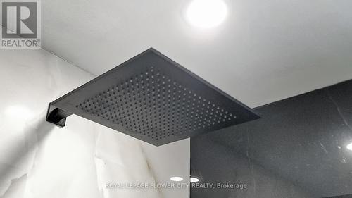 642 Sweetwater Crescent, Newmarket, ON -  Photo Showing Other Room