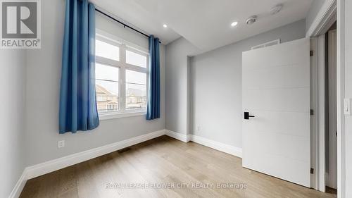 642 Sweetwater Crescent, Newmarket, ON - Indoor Photo Showing Other Room