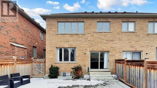 642 Sweetwater Crescent, Newmarket, ON - Outdoor With Exterior