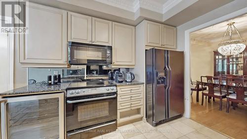 603 - 11 William Carson Crescent, Toronto, ON - Indoor Photo Showing Kitchen