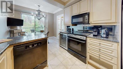 603 - 11 William Carson Crescent, Toronto, ON - Indoor Photo Showing Kitchen