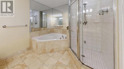 603 - 11 William Carson Crescent, Toronto, ON - Indoor Photo Showing Bathroom