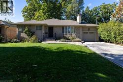 23 GLENMANOR Drive Oakville, ON L6K 2B3