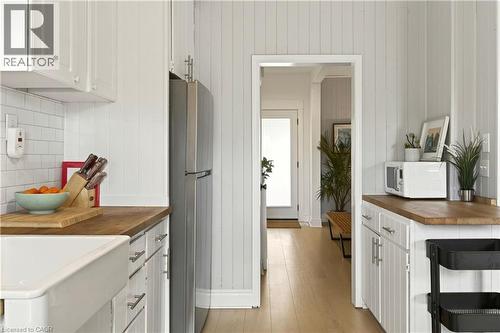 12 East 21St Street, Hamilton, ON - Indoor Photo Showing Kitchen