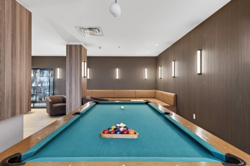 Game Room - 614-100 Rue Murray, Montréal (Le Sud-Ouest), QC - Indoor Photo Showing Other Room With In Ground Pool