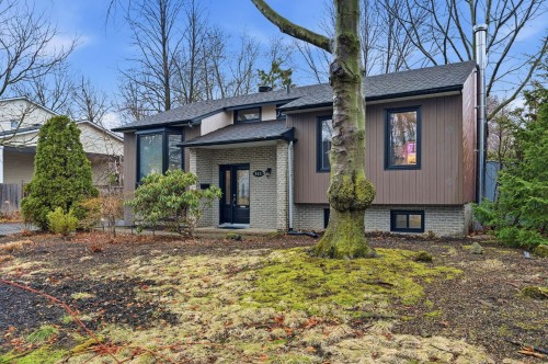 943 Rue Rabelais  Mont-Saint-Hilaire, QC J3H 4T9