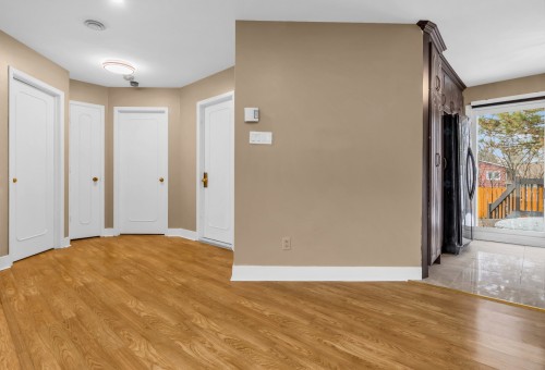 Hall d'entrée/Vestibule - 216 Av. St-Louis, Pointe-Claire, QC - Indoor Photo Showing Other Room