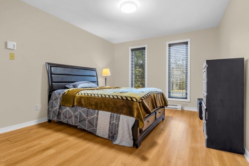 Chambre à coucher principale - 216 Av. St-Louis, Pointe-Claire, QC - Indoor Photo Showing Bedroom