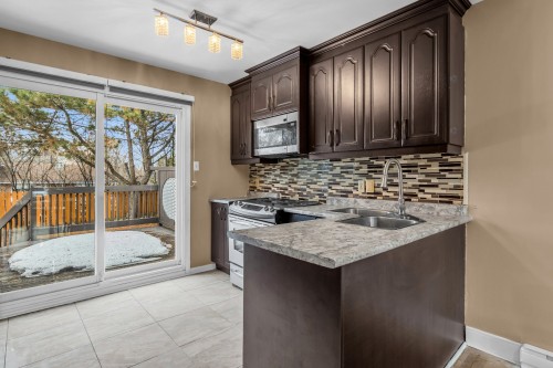 Cuisine - 216 Av. St-Louis, Pointe-Claire, QC - Indoor Photo Showing Kitchen