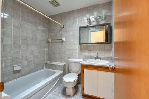 Bathroom - 11263  - 11269 Av. Éthier, Montréal (Montréal-Nord), QC - Indoor Photo Showing Bathroom