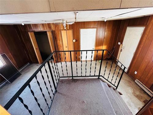 Pierson, Manitoba - Indoor Photo Showing Other Room