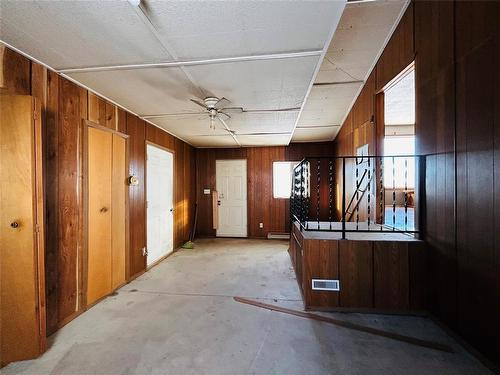 Pierson, Manitoba - Indoor Photo Showing Other Room