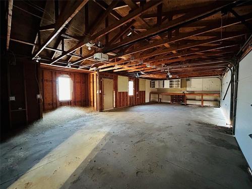 Pierson, Manitoba - Indoor Photo Showing Other Room