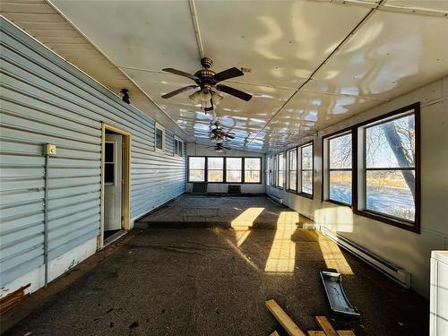 Pierson, Manitoba - Indoor Photo Showing Other Room