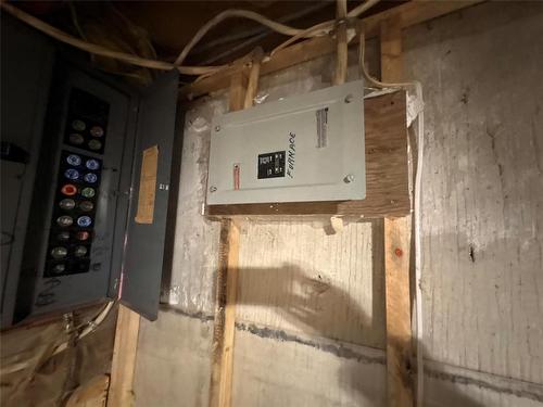 Pierson, Manitoba - Indoor Photo Showing Basement