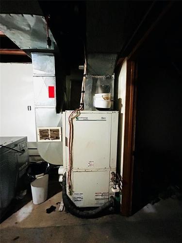 Pierson, Manitoba - Indoor Photo Showing Other Room