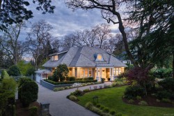 2545 Lansdowne Rd Oak Bay, BC V8R 3P2