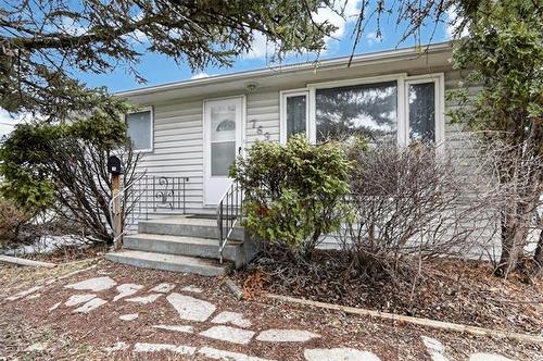 769 Parkhill ST  Winnipeg, MB R2Y 0V2