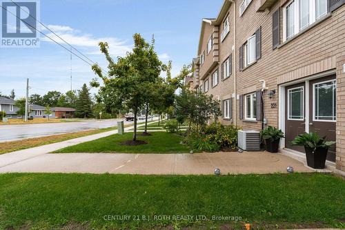 Lower level, walk-out to Harvie Dr. - 221 Harvie Road, Barrie, ON - Outdoor