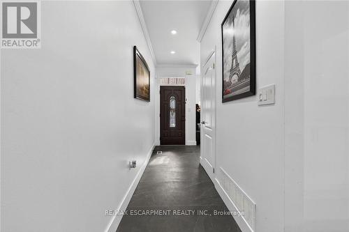 33 Panorama Way, Hamilton, ON - Indoor Photo Showing Other Room