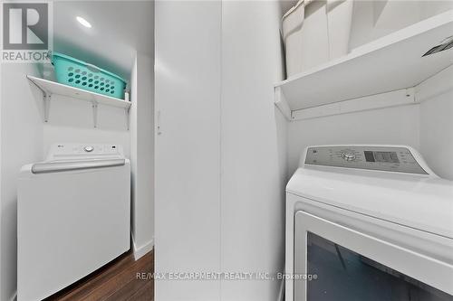 33 Panorama Way, Hamilton, ON - Indoor Photo Showing Laundry Room