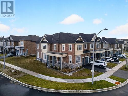 2237 Grainger Loop, Innisfil, ON - Outdoor With Facade