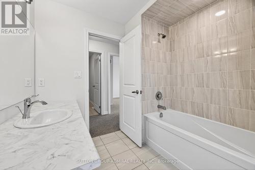 2237 Grainger Loop, Innisfil, ON - Indoor Photo Showing Bathroom