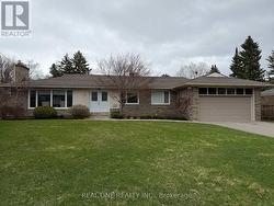 12 KING MAPLE PLACE Toronto, ON M2K 1X6