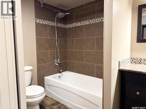8 2707 7Th Street E, Saskatoon, SK - Indoor Photo Showing Bathroom