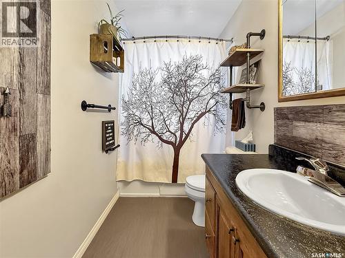 290 Burke Crescent, Swift Current, SK - Indoor Photo Showing Bathroom