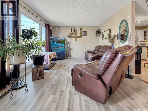 290 Burke Crescent, Swift Current, SK - Indoor