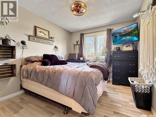290 Burke Crescent, Swift Current, SK - Indoor Photo Showing Bedroom