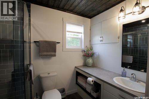 2014 3Rd Street, Rosthern, SK - Indoor Photo Showing Bathroom