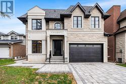 21 SUMMERFELDT CRESCENT Markham, ON L3R 2B1