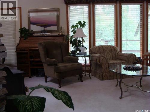1604 Mahigan Crescent, Northern Admin District, SK - Indoor Photo Showing Living Room