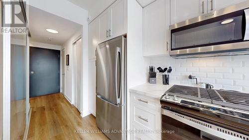 2 - 1479 O'Connor Drive, Toronto, ON - Indoor Photo Showing Kitchen