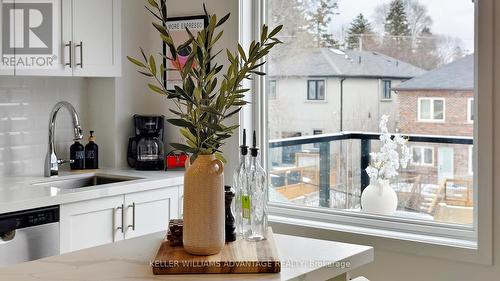 2 - 1479 O'Connor Drive, Toronto, ON - Indoor Photo Showing Kitchen