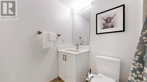 2 - 1479 O'Connor Drive, Toronto, ON - Indoor Photo Showing Bathroom