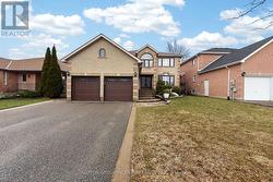 4 CHANTAL STREET Barrie, ON L4N 9S4