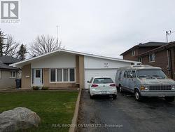 3364 CEDAR CREEK DRIVE Mississauga, ON L4Y 2Y1
