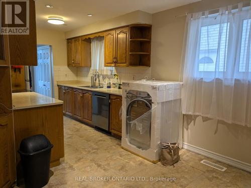 3364 Cedar Creek Drive, Mississauga, ON - Indoor Photo Showing Laundry Room