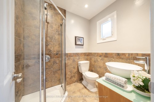 2002 Ingledale Road, Mississauga, ON - Indoor Photo Showing Bathroom