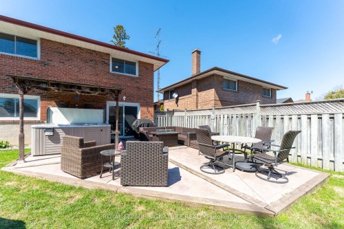 2002 Ingledale Road, Mississauga, ON - Outdoor With Exterior