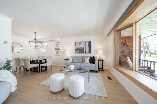 2002 Ingledale Road, Mississauga, ON - Indoor Photo Showing Living Room