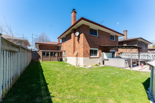 2002 Ingledale Road, Mississauga, ON - Outdoor With Exterior