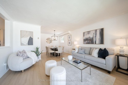 2002 Ingledale Road, Mississauga, ON - Indoor Photo Showing Living Room