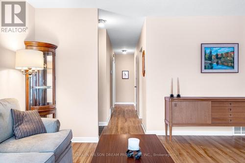 2422 Magnus Avenue, Ottawa, ON - Indoor