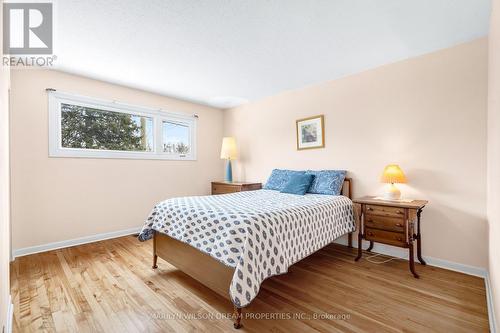2422 Magnus Avenue, Ottawa, ON - Indoor Photo Showing Bedroom