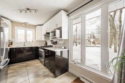Cuisine - 1435 Ch. Delorme, Farnham, QC - Indoor Photo Showing Kitchen